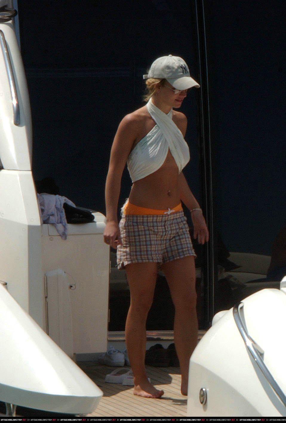 Britney_Spears_--_2002_l_Mix_In_Bikini_10.jpg