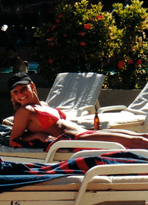 Britney_Spears_--_2001_l_Mix_In_Bikini_01.png