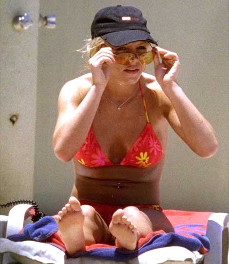 Britney_Spears_--_2001_l_Mix_In_Bikini_03.jpg