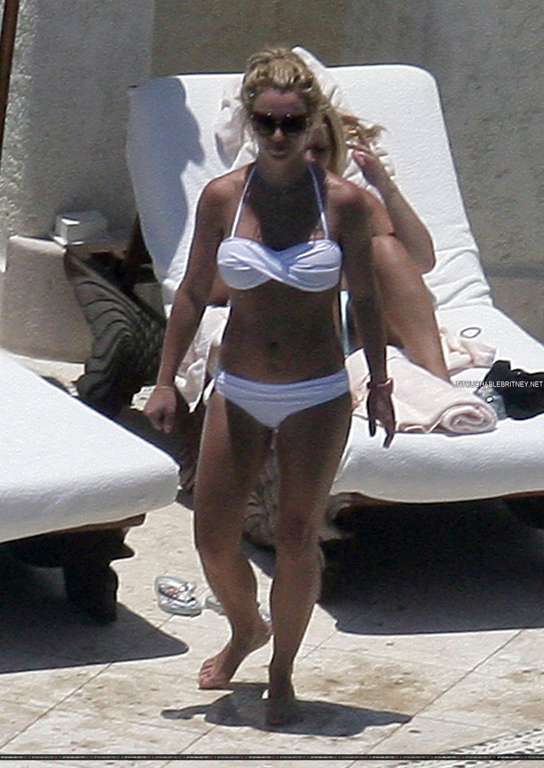Britney_Spears_--_2008___Mix_In_Bikini_20.jpg