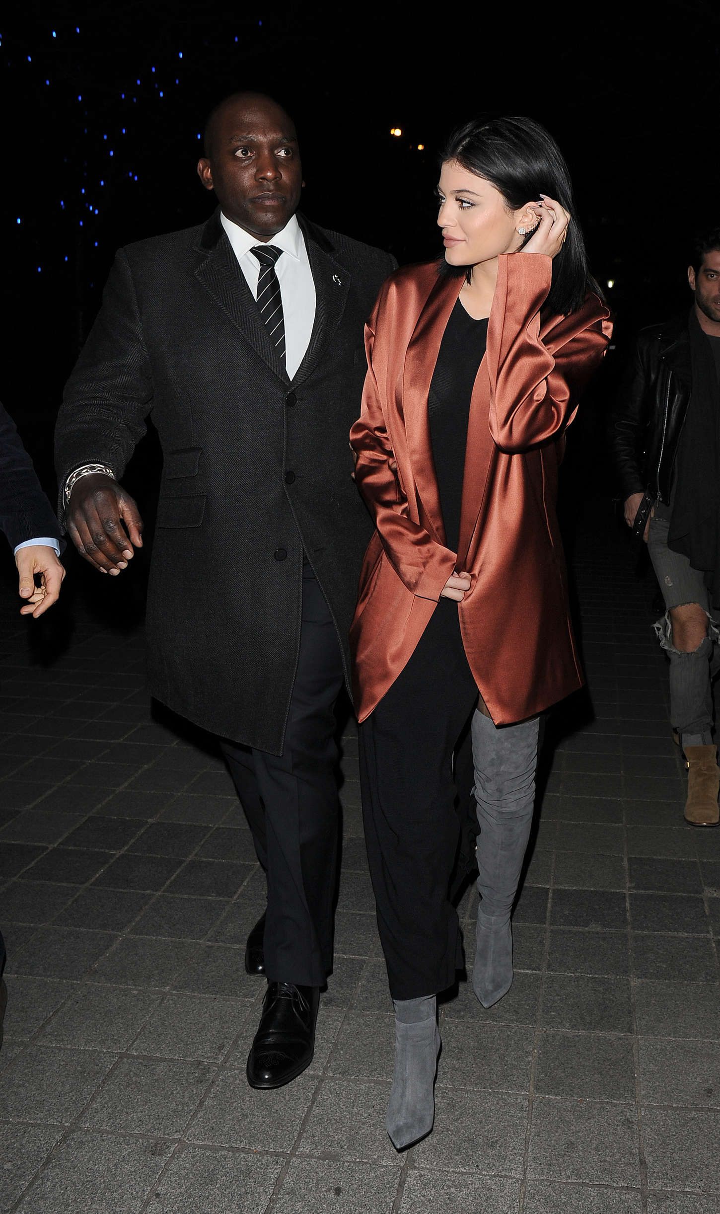 Kylie-Jenner-Night-Out-in-London--06.jpg