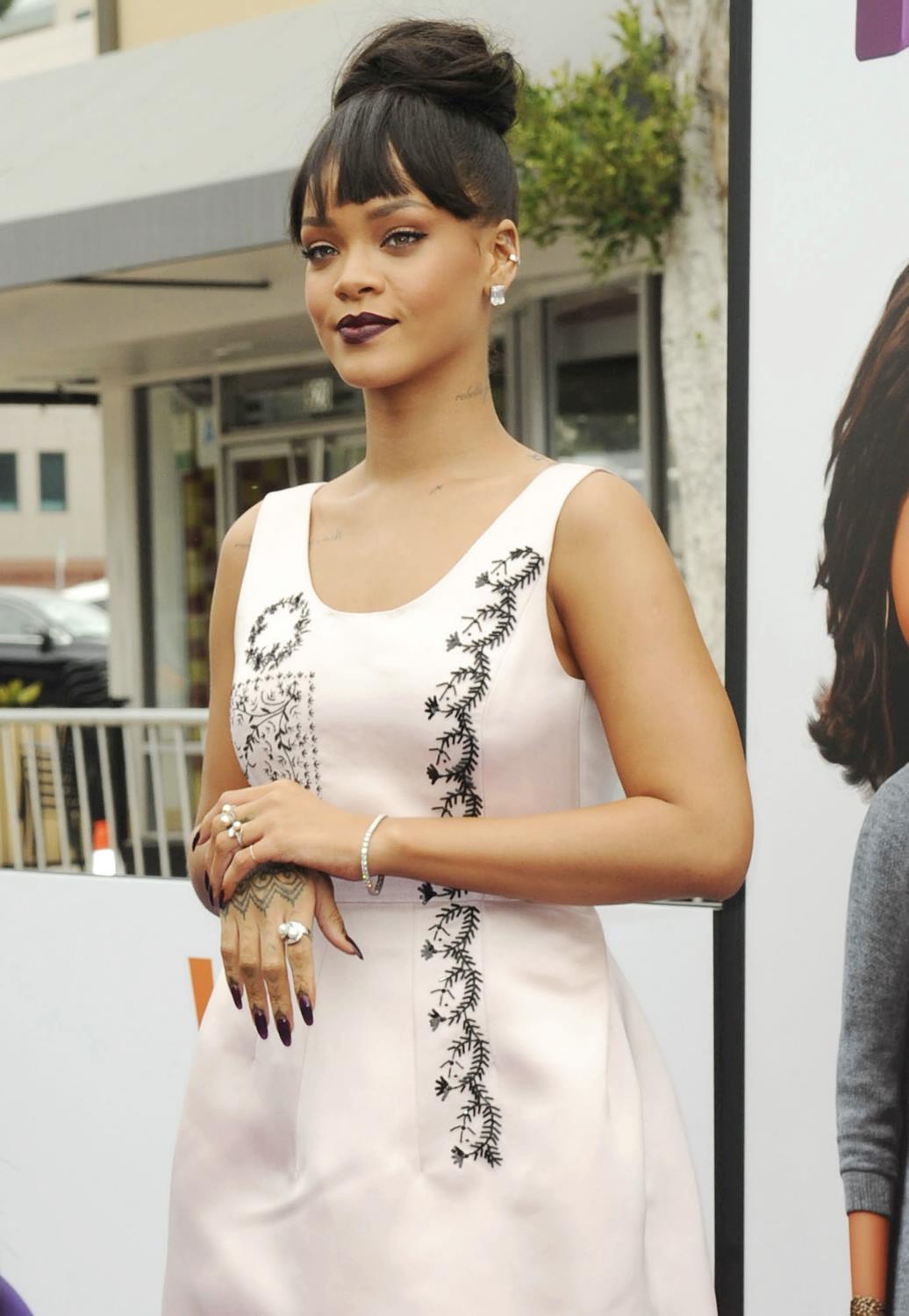RihannaHomePremiere02.jpg