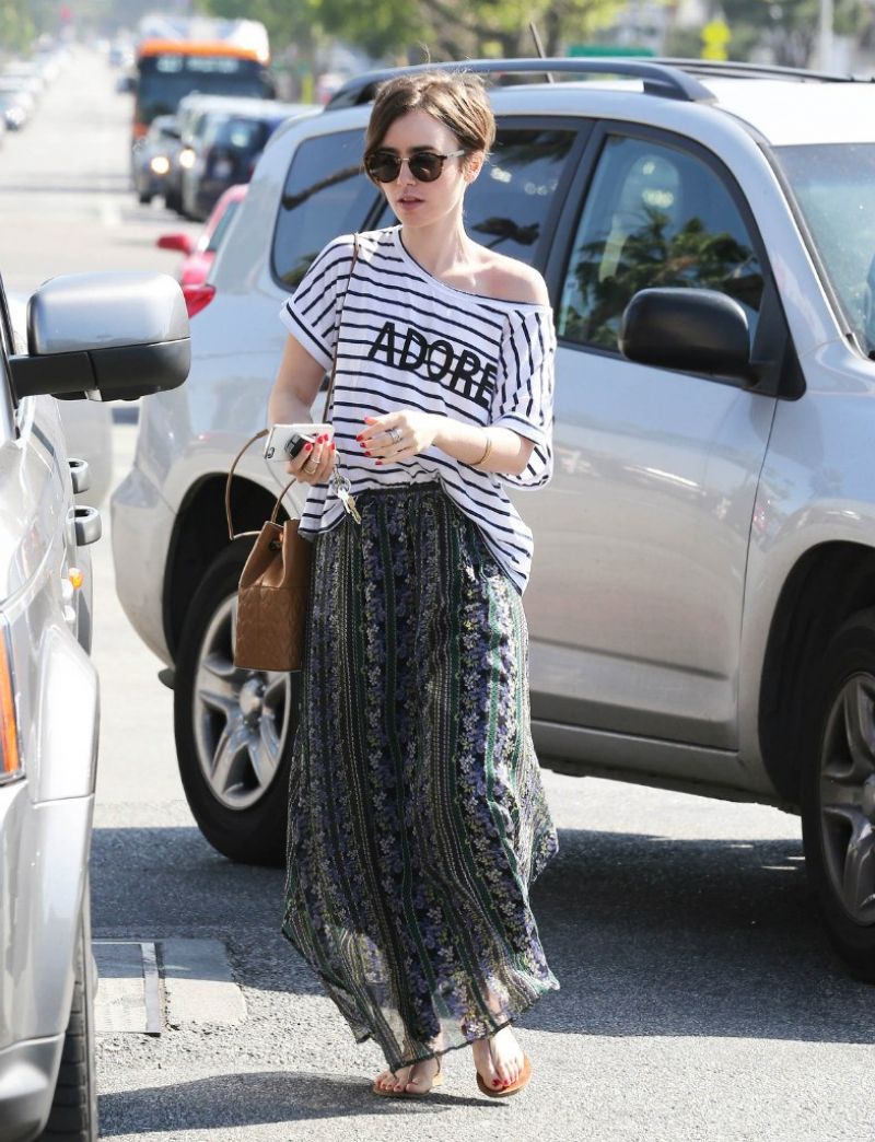 lily-collins-out-shopping-in-west-hollywood-2203_17.jpg
