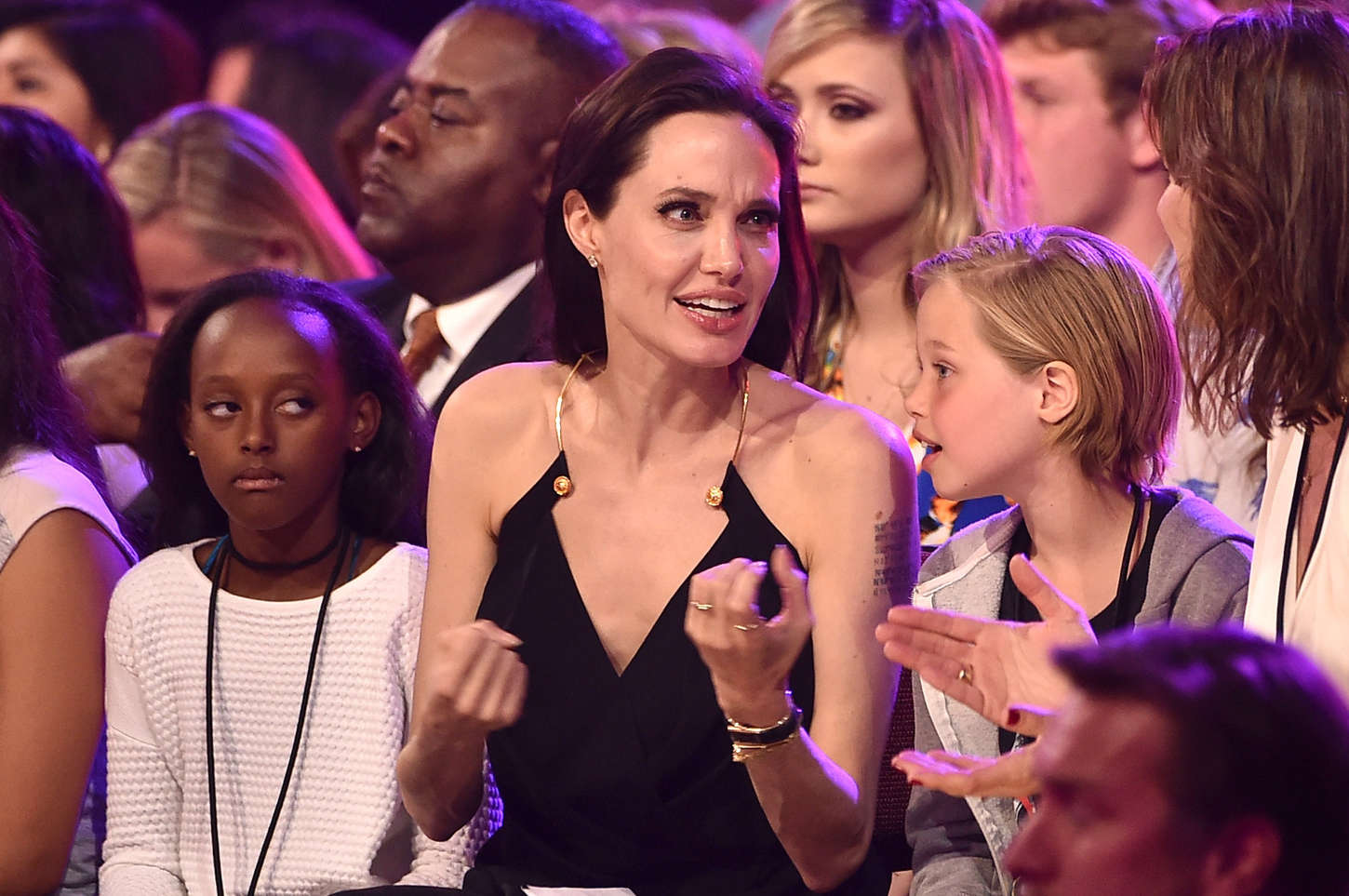Angelina-Jolie_-2015-Nickelodeon-Kids-Choice-Awards--24.jpg