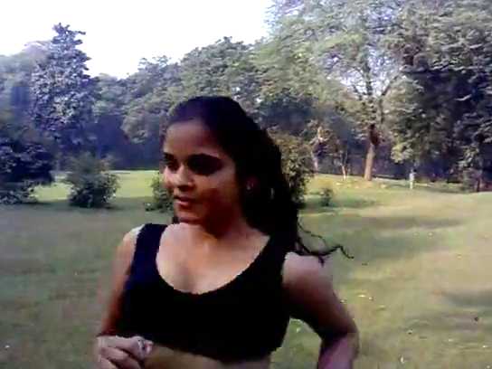 Sexy_Desi_Indian_Girl__22_.jpg