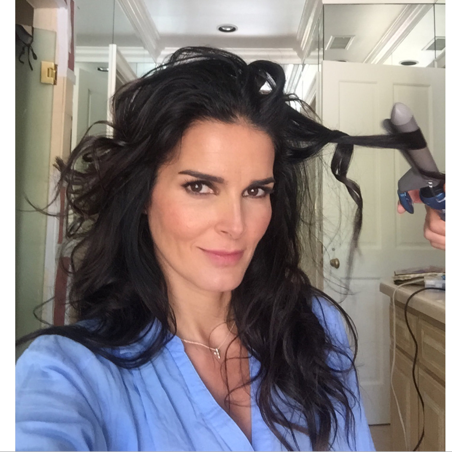 Angie_Harmon_--_Mix_Of_Social_Network_011.jpg