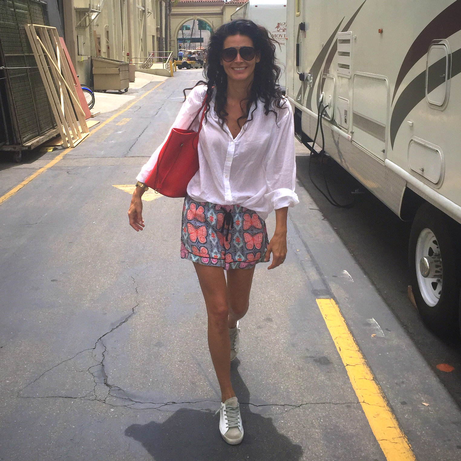 Angie_Harmon_--_Mix_Of_Social_Network_001.jpg