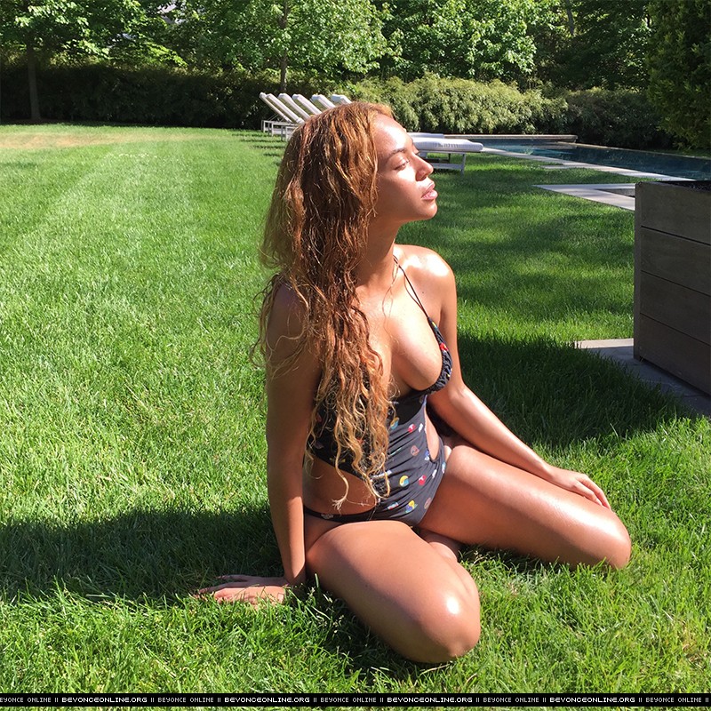Beyonce_--_Mix_Of_Social_Network_029.jpg