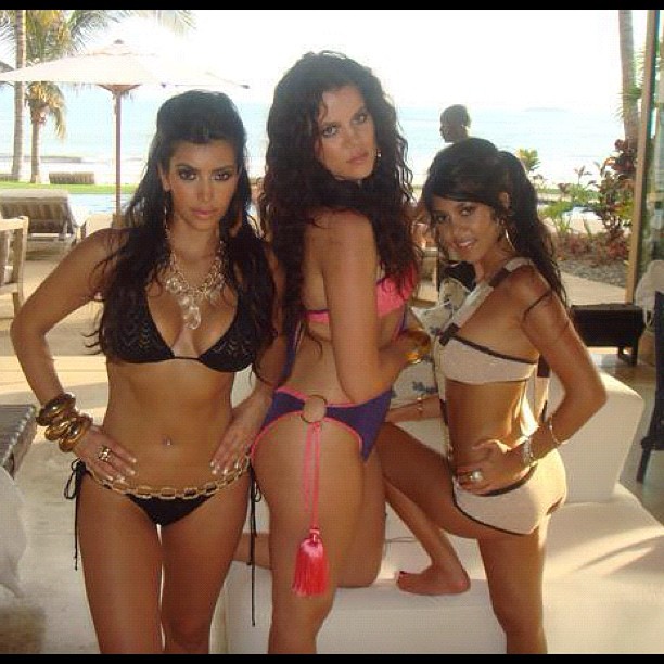 Kim_Kardashian_--_Mix_Of_Social_Network_018.jpg