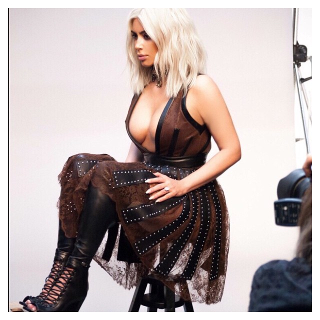 Kim_Kardashian_--_Mix_Of_Social_Network_055.jpg