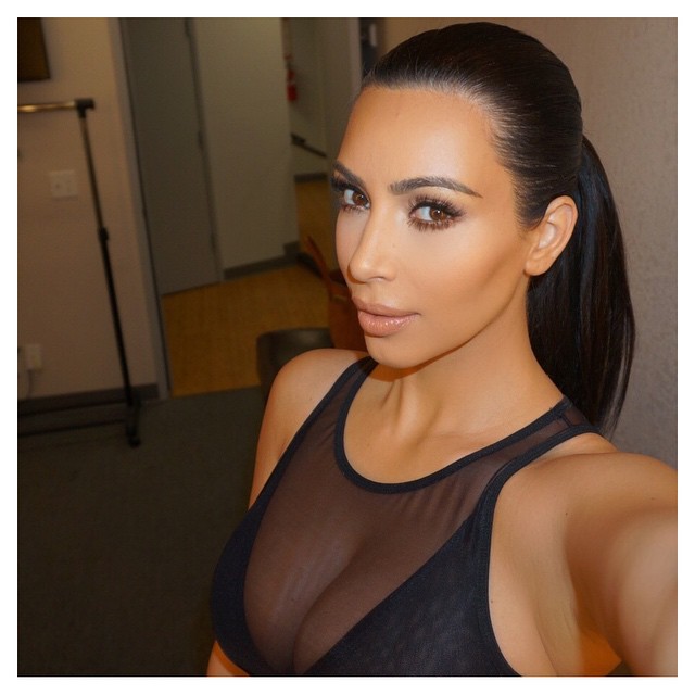 Kim_Kardashian_--_Mix_Of_Social_Network_060.jpg