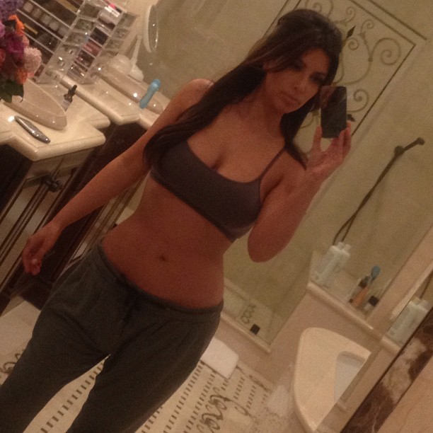 Kim_Kardashian_--_Mix_Of_Social_Network_008.jpg